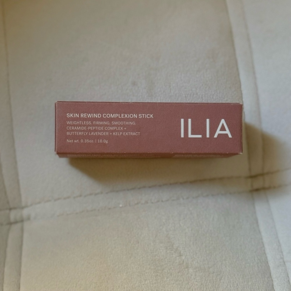 Willow 11W Complexion Stick in Soft Pink
